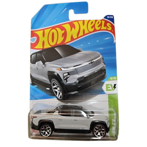 Silverado EV RST (Silver Ice Metallic)